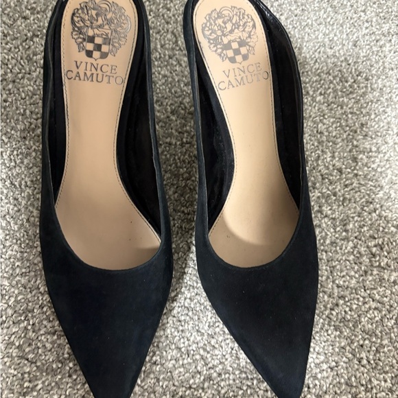 Vince‎ Camuto Black Suede Point Toe Heels Women's Size 7 - Picture 9 of 11